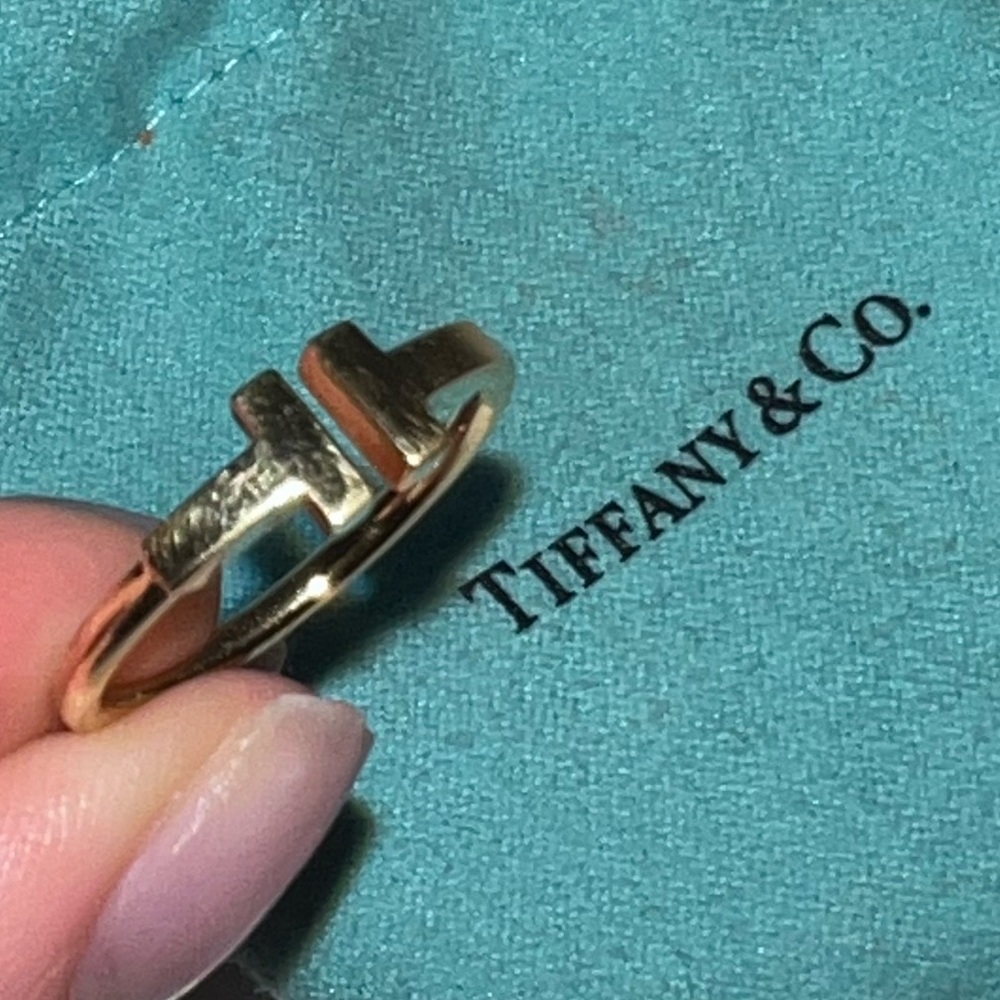 Tiffany T Wire 18k Gold Size 6.5